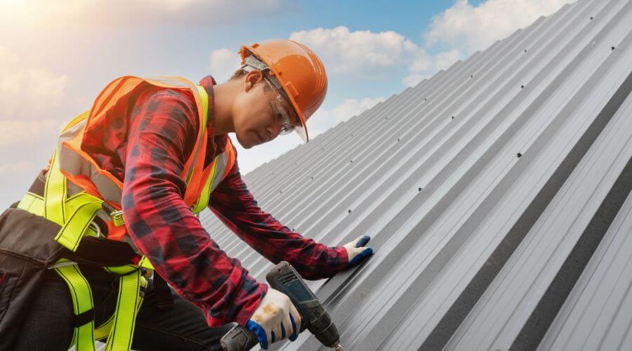 GAF certified roofer in West Des Moines, IA